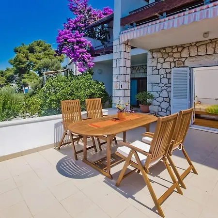 Porthos Apartament *