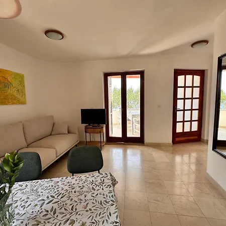 Porthos Apartament *