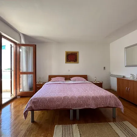 Porthos Apartment