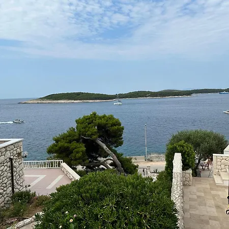 Porthos * Hvar Town